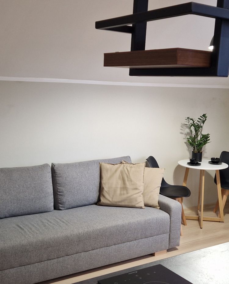 Apartament 203